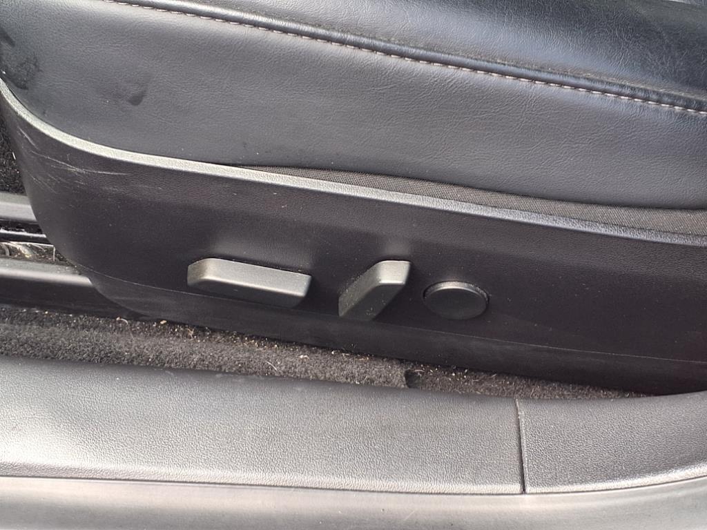 Tesla Model 3 photo 12