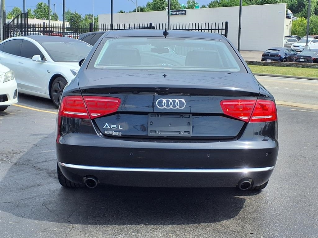 Audi A8 3.0 Sedan L quattro Tiptronic 2013 Audi A8 3.0 Sedan L quattro Tiptronic 2013