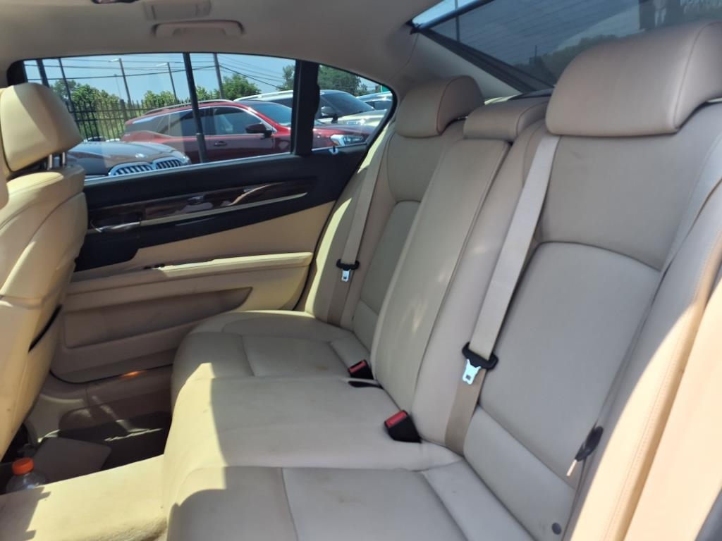 BMW 750Li xDrive  2013 BMW 750Li xDrive  2013