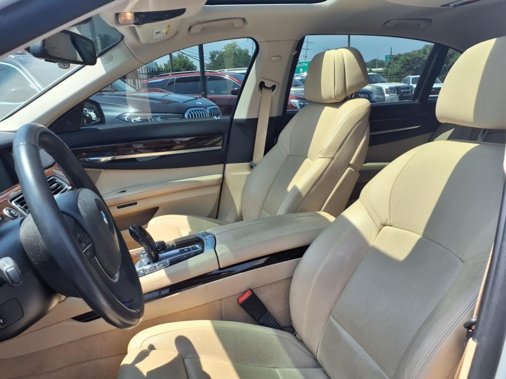 BMW 750Li xDrive  2013 BMW 750Li xDrive  2013