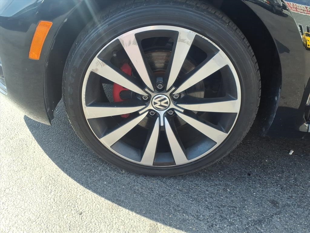 Volkswagen Beetle 2.0T Turbo 2014