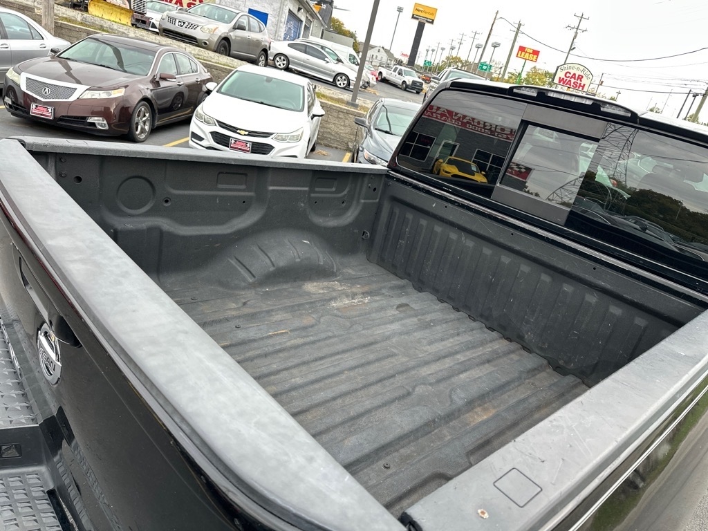 Nissan Titan S Crew Cab 4WD 2021