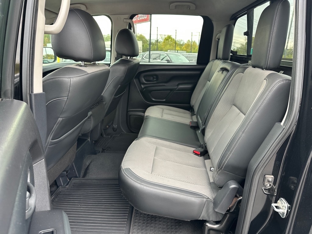 Nissan Titan S Crew Cab 4WD 2021