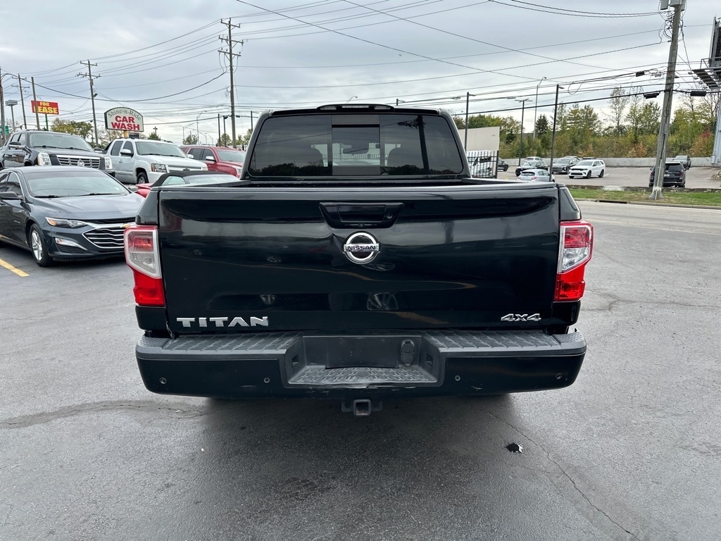 Nissan Titan S Crew Cab 4WD 2021