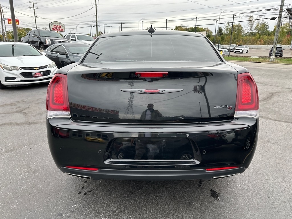 Chrysler 300 S V6 RWD 2021