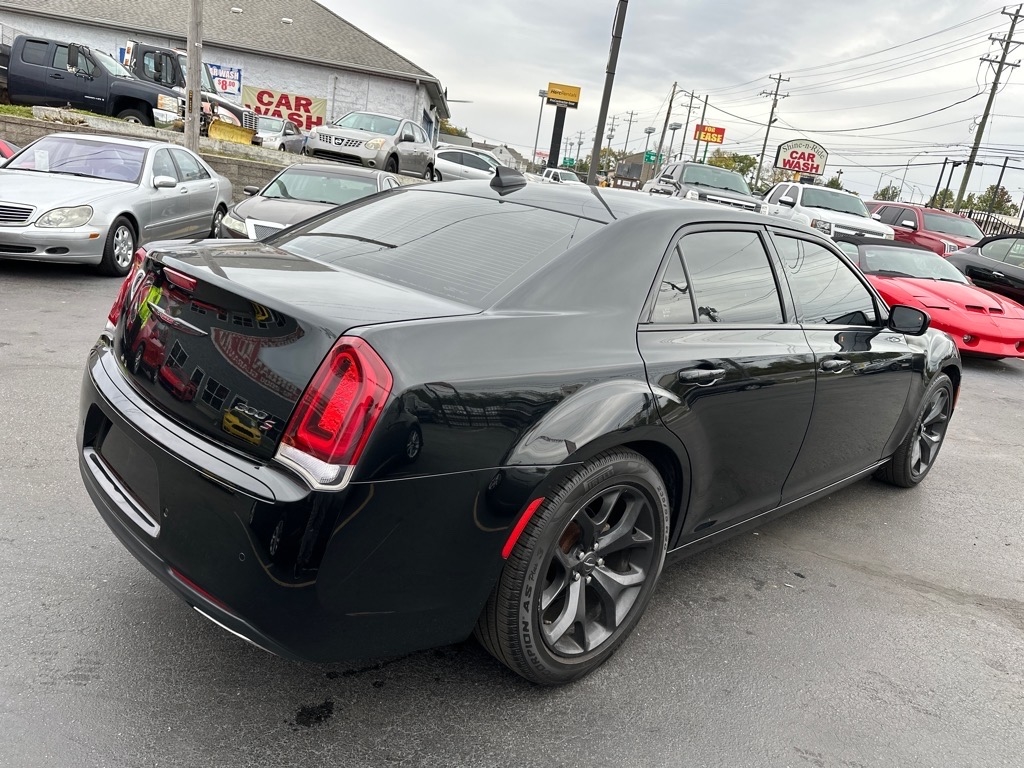 Chrysler 300 S V6 RWD 2021