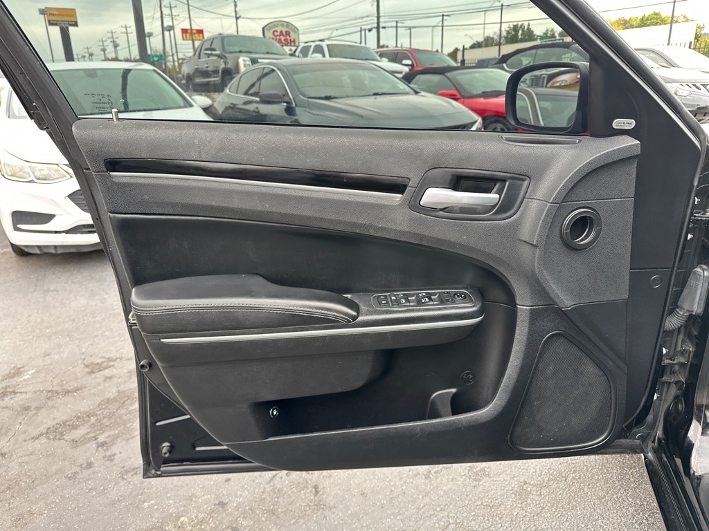 Chrysler 300 S V6 RWD 2021