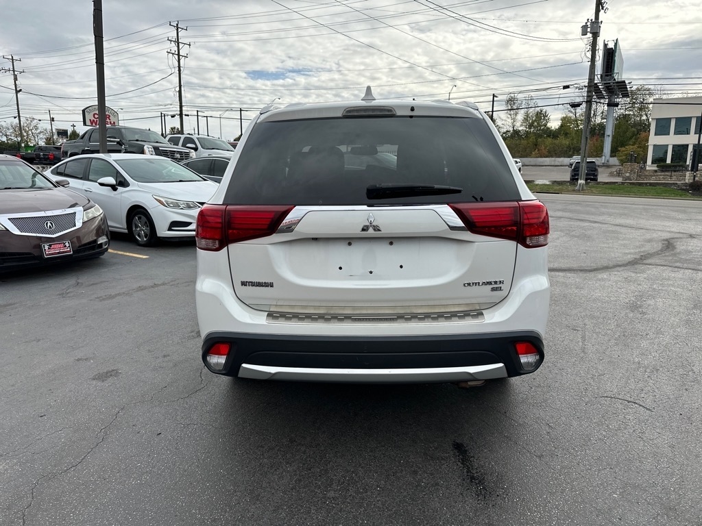 Mitsubishi Outlander SEL AWD 2018
