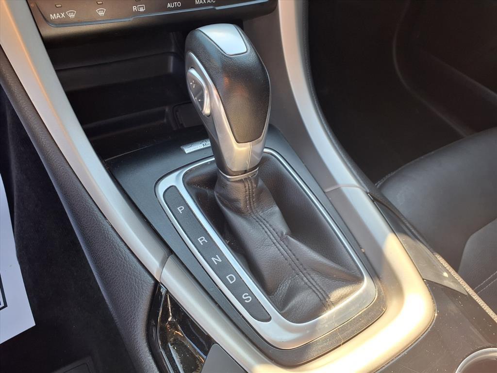 Ford Fusion SE 2015