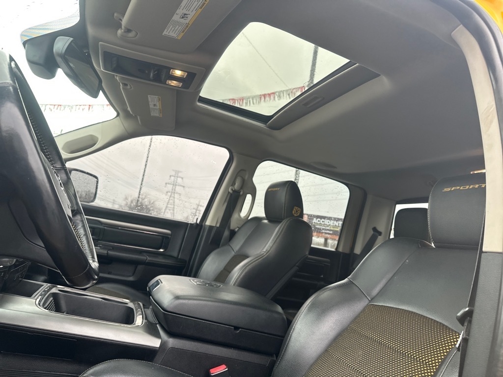 RAM 1500 Sport Crew Cab SWB 4WD 2016