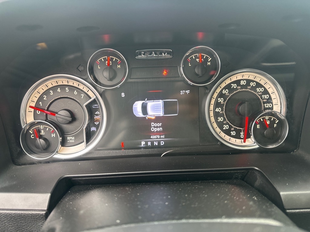 RAM 1500 Sport Crew Cab SWB 4WD 2016