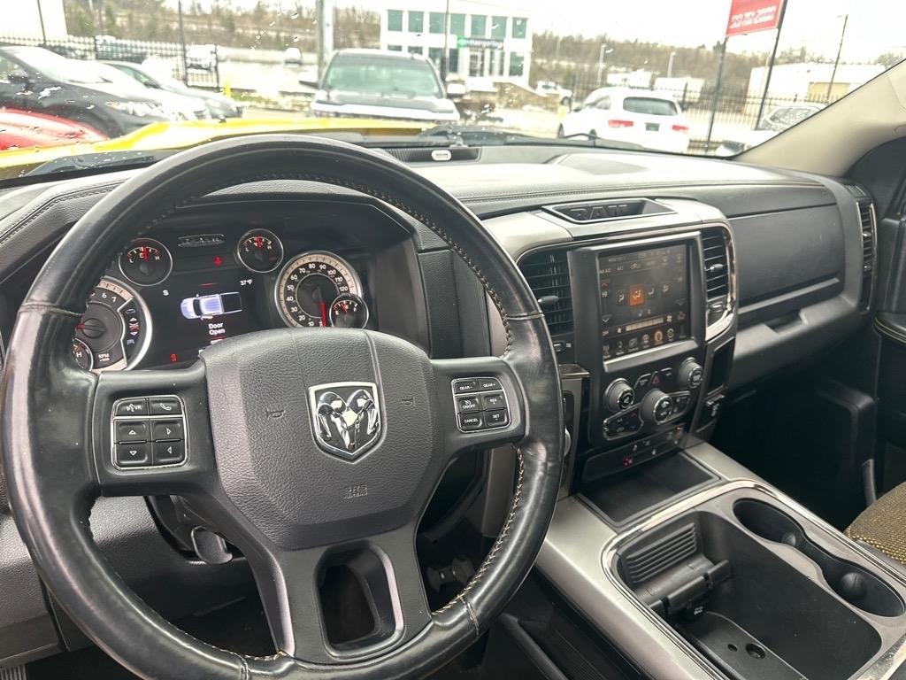 RAM 1500 Sport Crew Cab SWB 4WD 2016