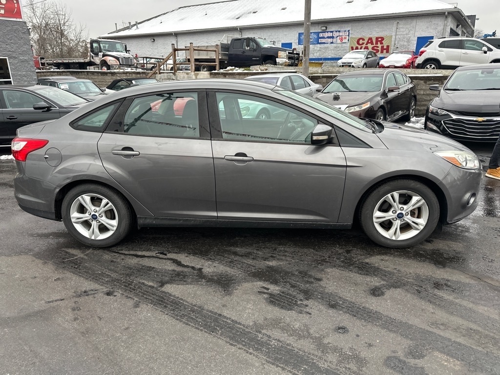 Ford Focus SE Sedan 2014