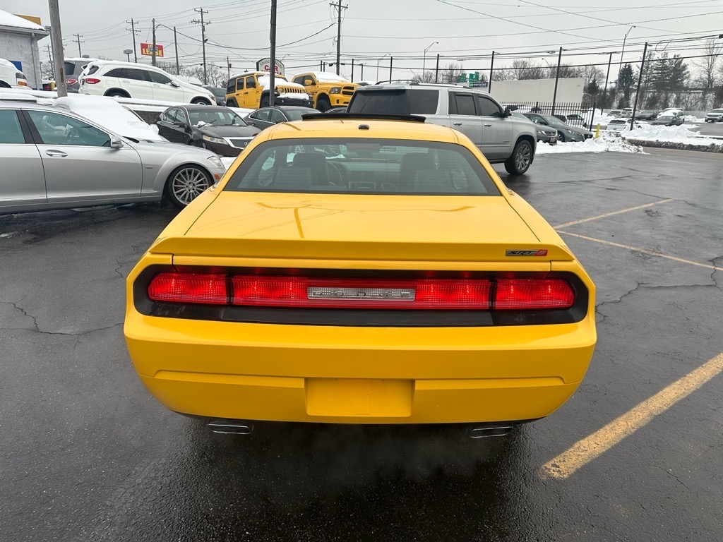 Dodge Challenger SRT8 2012