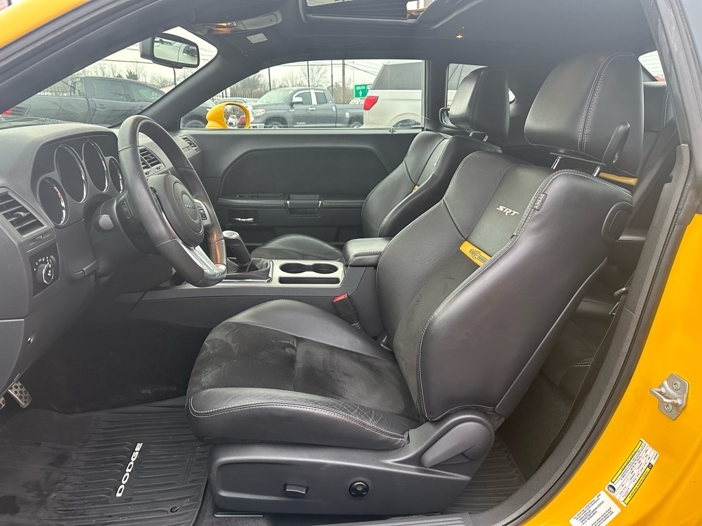 Dodge Challenger SRT8 2012