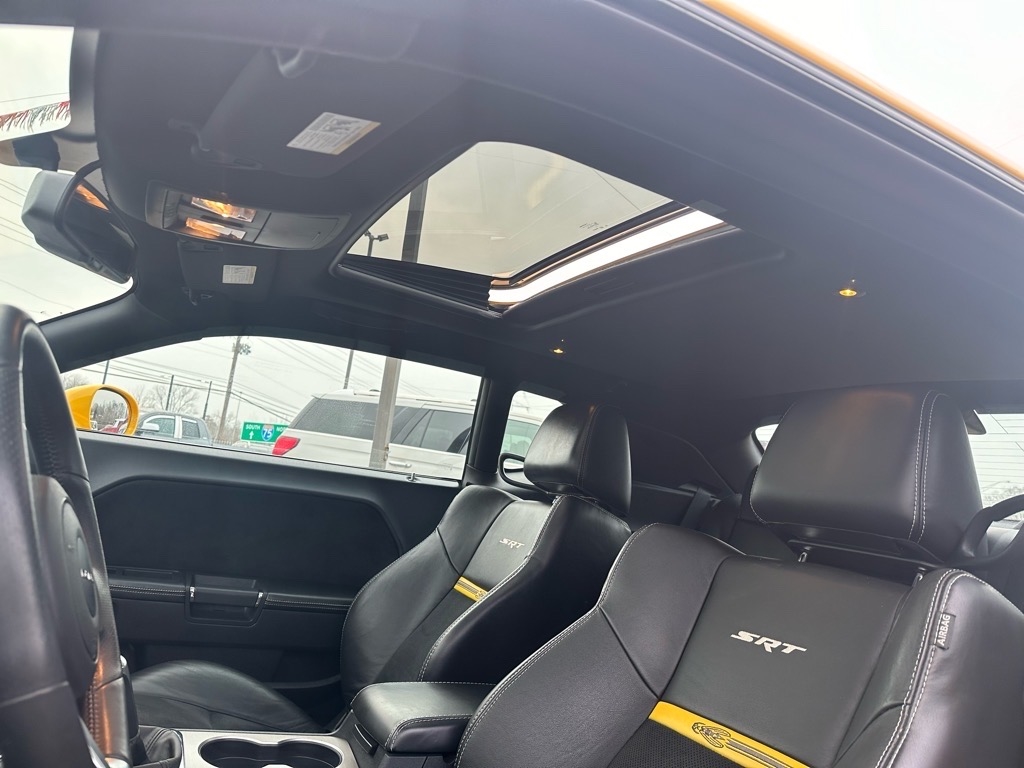 Dodge Challenger SRT8 2012