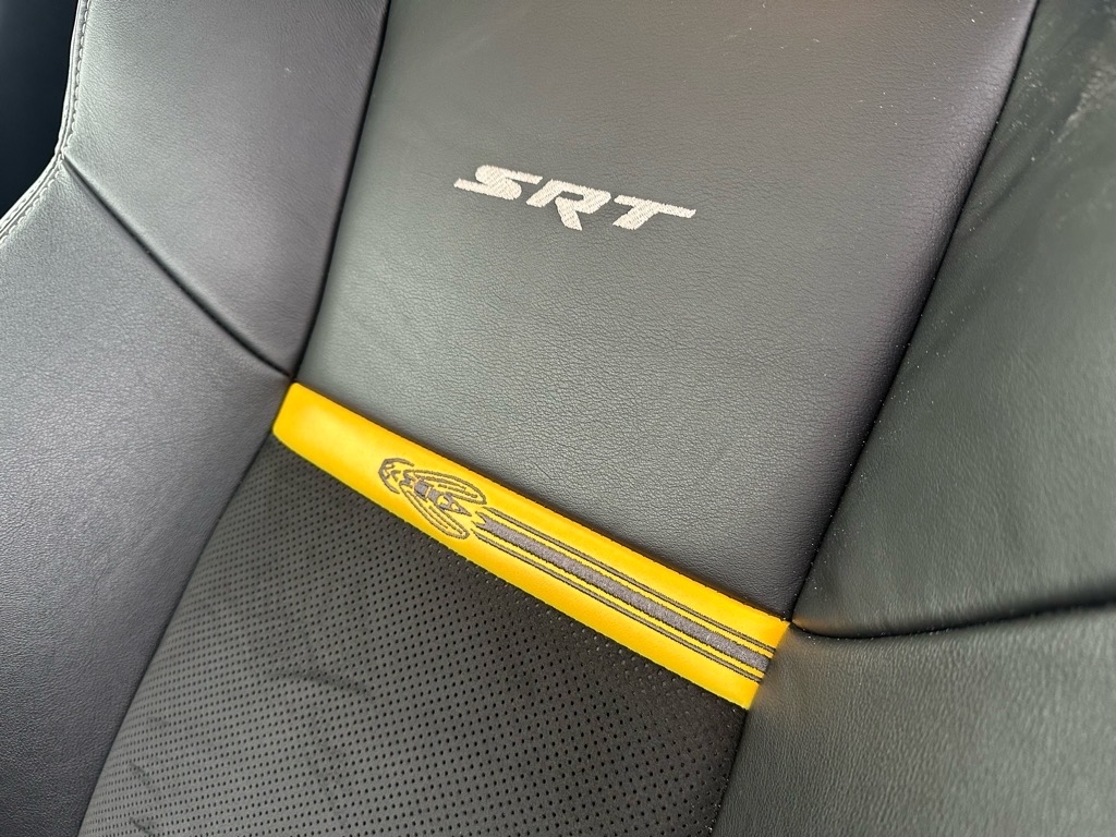 Dodge Challenger SRT8 2012