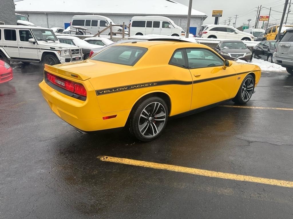 Dodge Challenger SRT8 2012