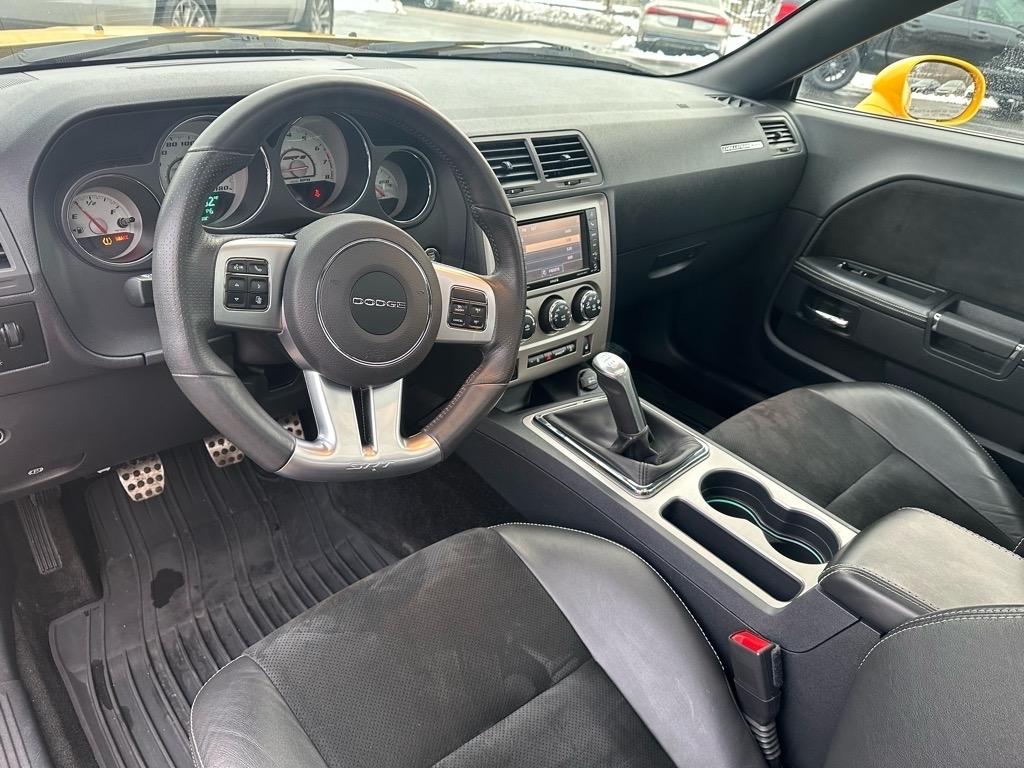 Dodge Challenger SRT8 2012