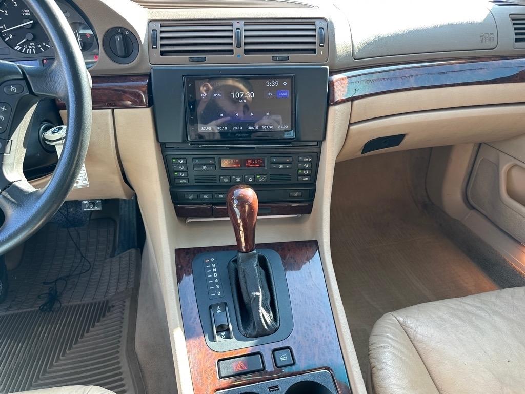 BMW 7-Series 740iL 2001