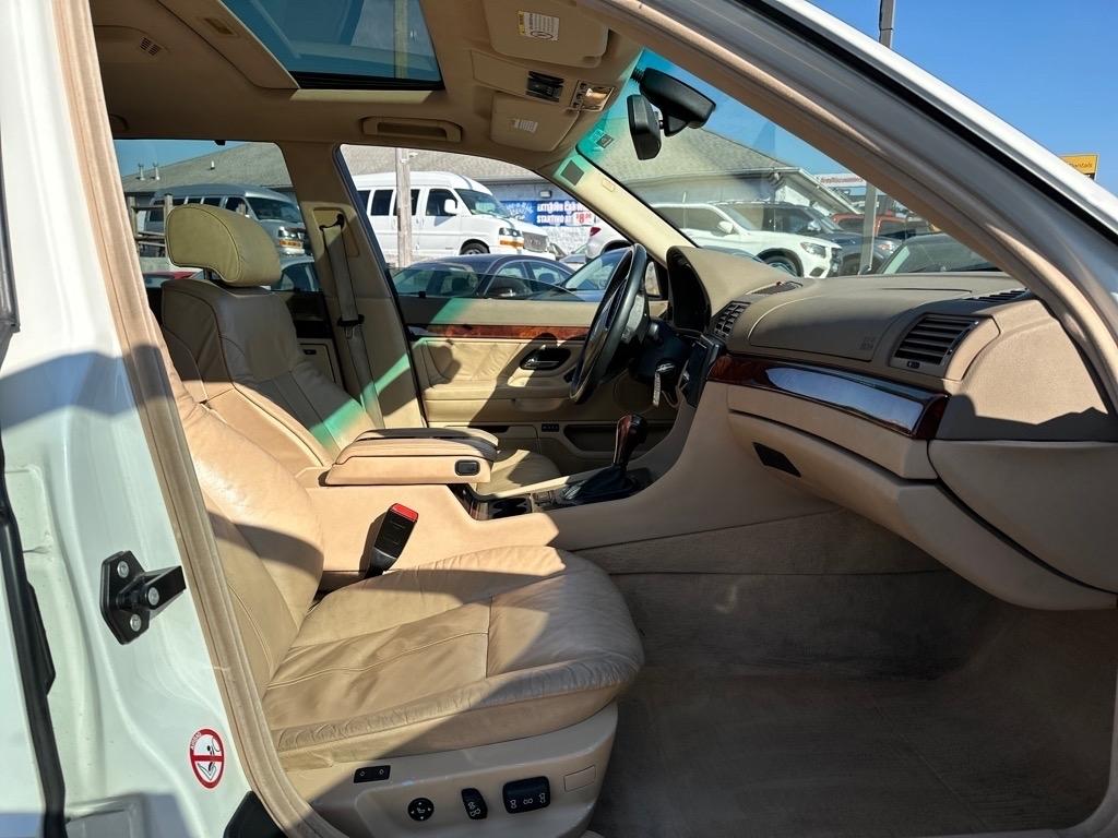 BMW 740iL photo 8