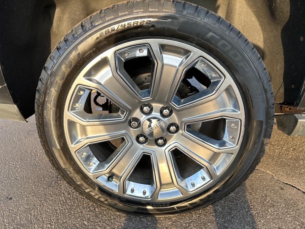 GMC Yukon Denali 4WD 2015