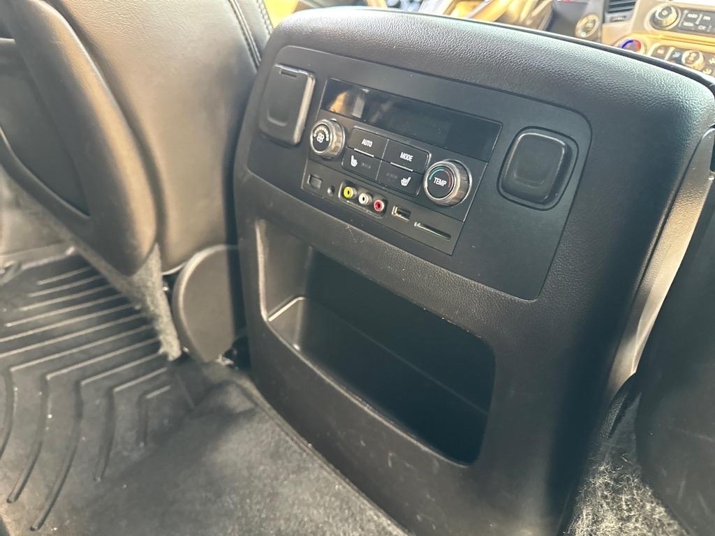 GMC Yukon Denali 4WD 2015