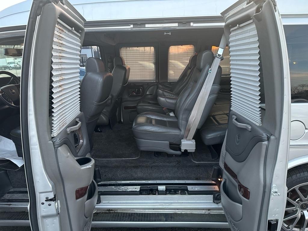 Chevrolet Express G1500 3LT RV 2011