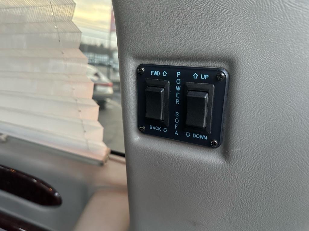 Chevrolet Express G1500 3LT RV 2011