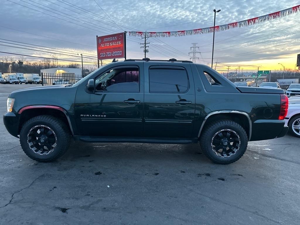 Chevrolet Avalanche LT 4WD 2013
