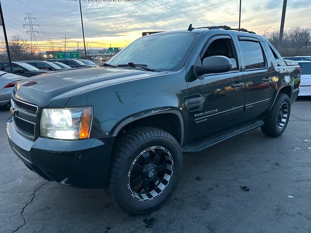 Chevrolet Avalanche LT 4WD 2013