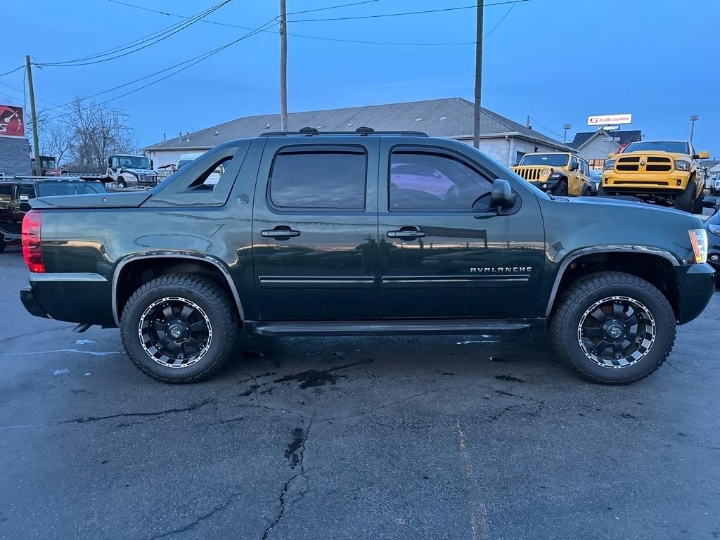 Chevrolet Avalanche LT 4WD 2013