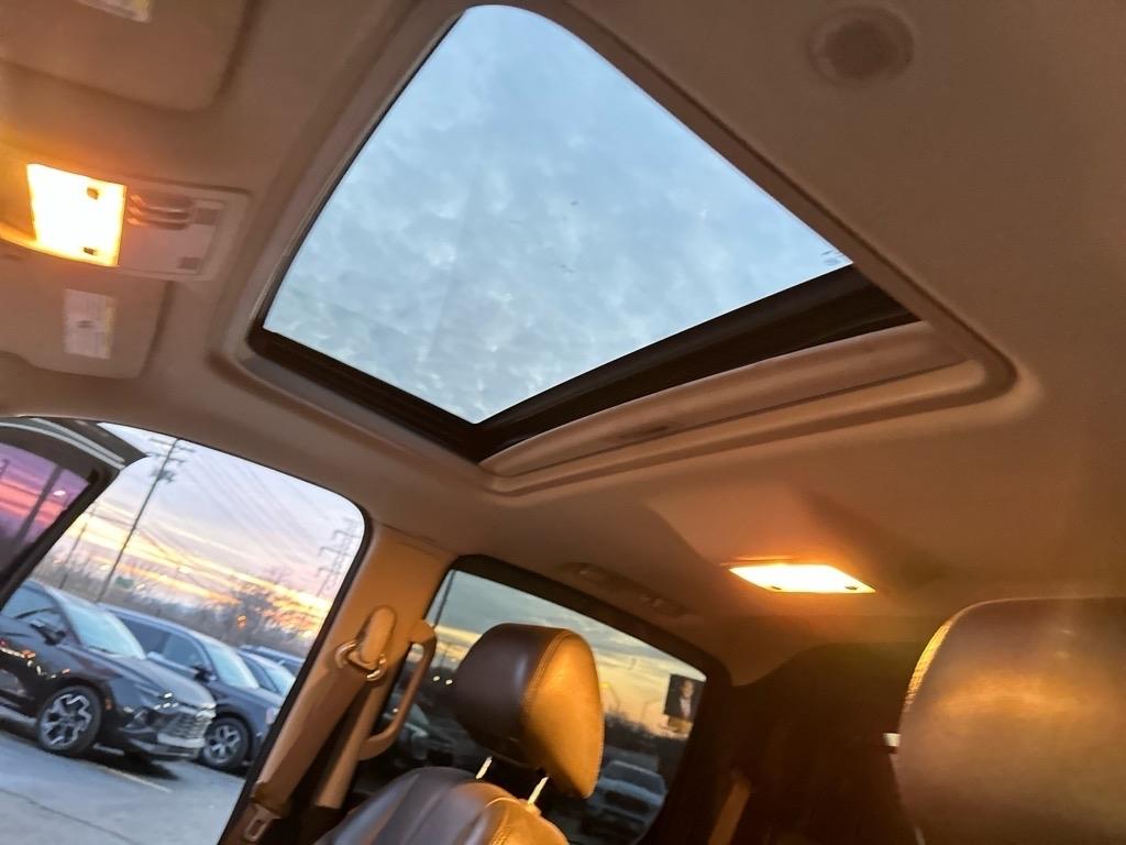 Chevrolet Avalanche LT 4WD 2013