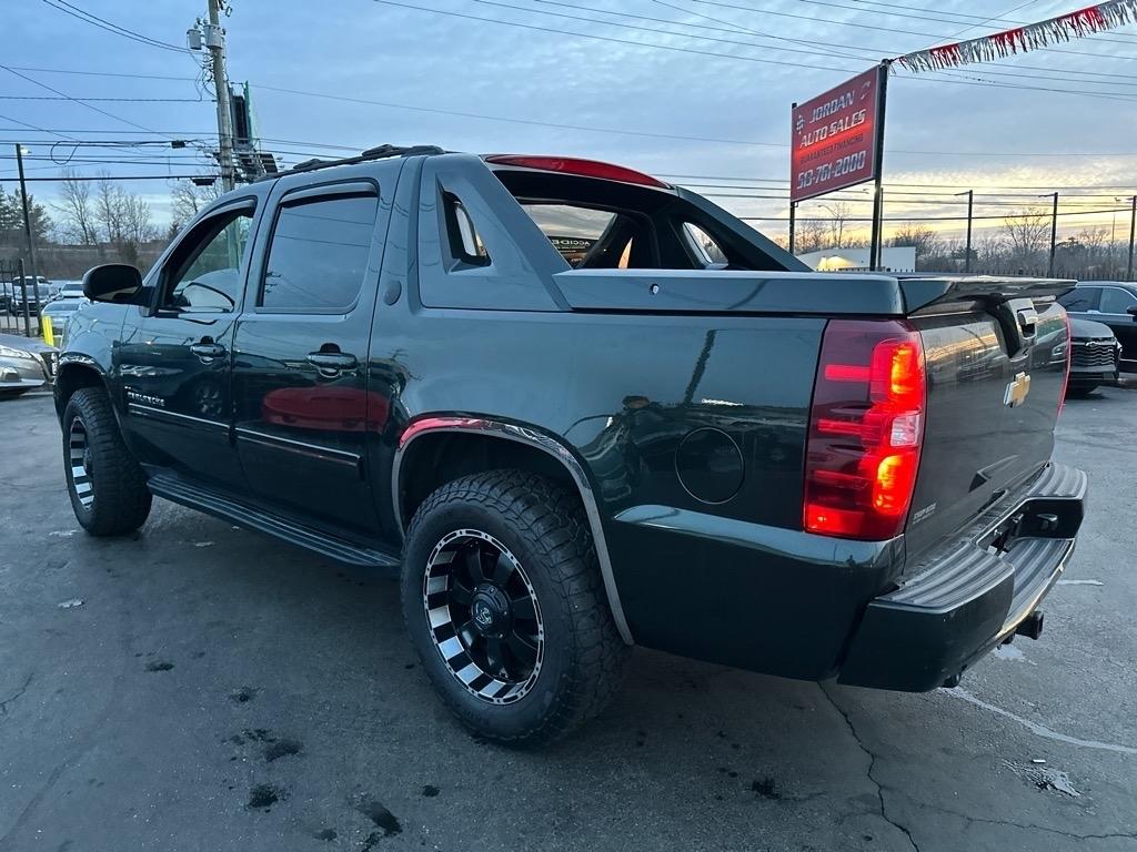 Chevrolet Avalanche LT 4WD 2013