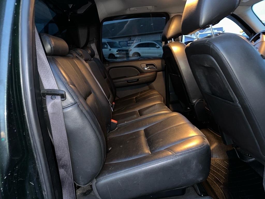 Chevrolet Avalanche LT 4WD 2013