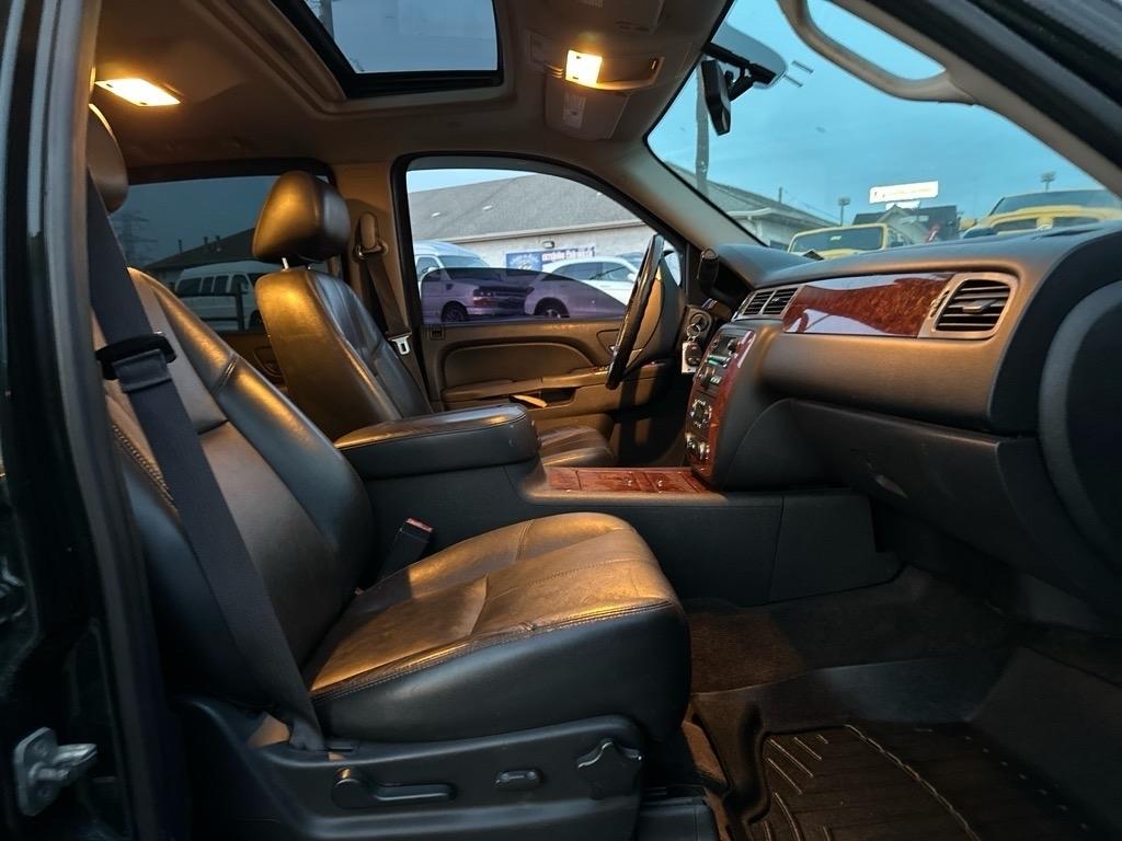 Chevrolet Avalanche LT 4WD 2013