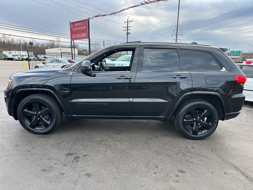 Jeep Grand Cherokee Laredo 4WD 2015