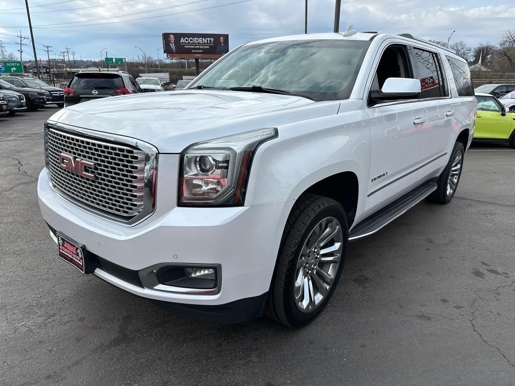 GMC Yukon XL Denali 4WD 2016