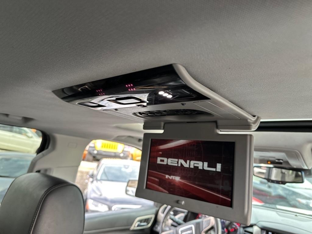 GMC Yukon XL Denali 4WD 2016