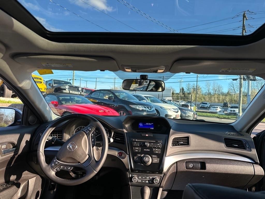 Acura ILX 8-Spd AT 2016