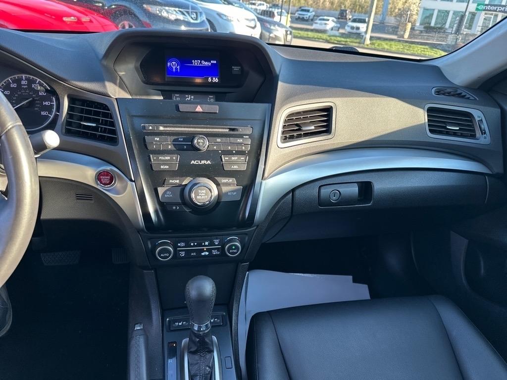 Acura ILX 8-Spd AT 2016