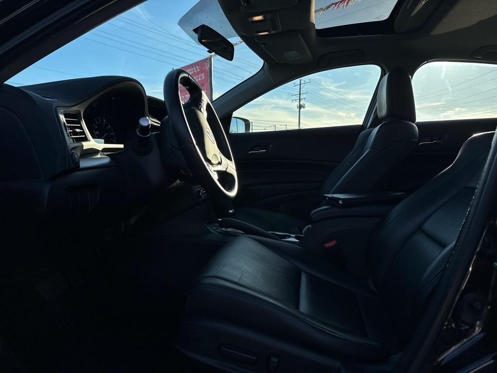 Acura ILX 8-Spd AT 2016