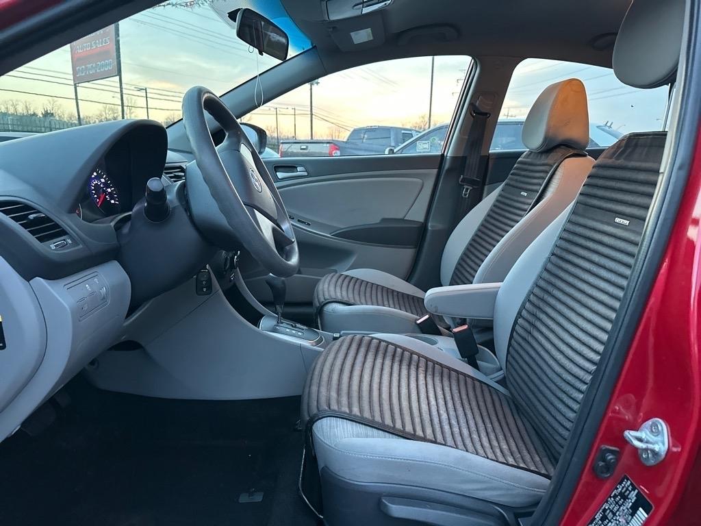 Hyundai Accent SE 4-Door 6A 2016