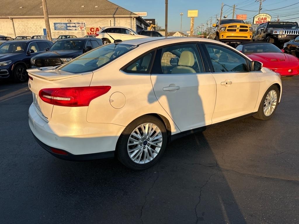 Ford Focus Titanium Sedan 2018