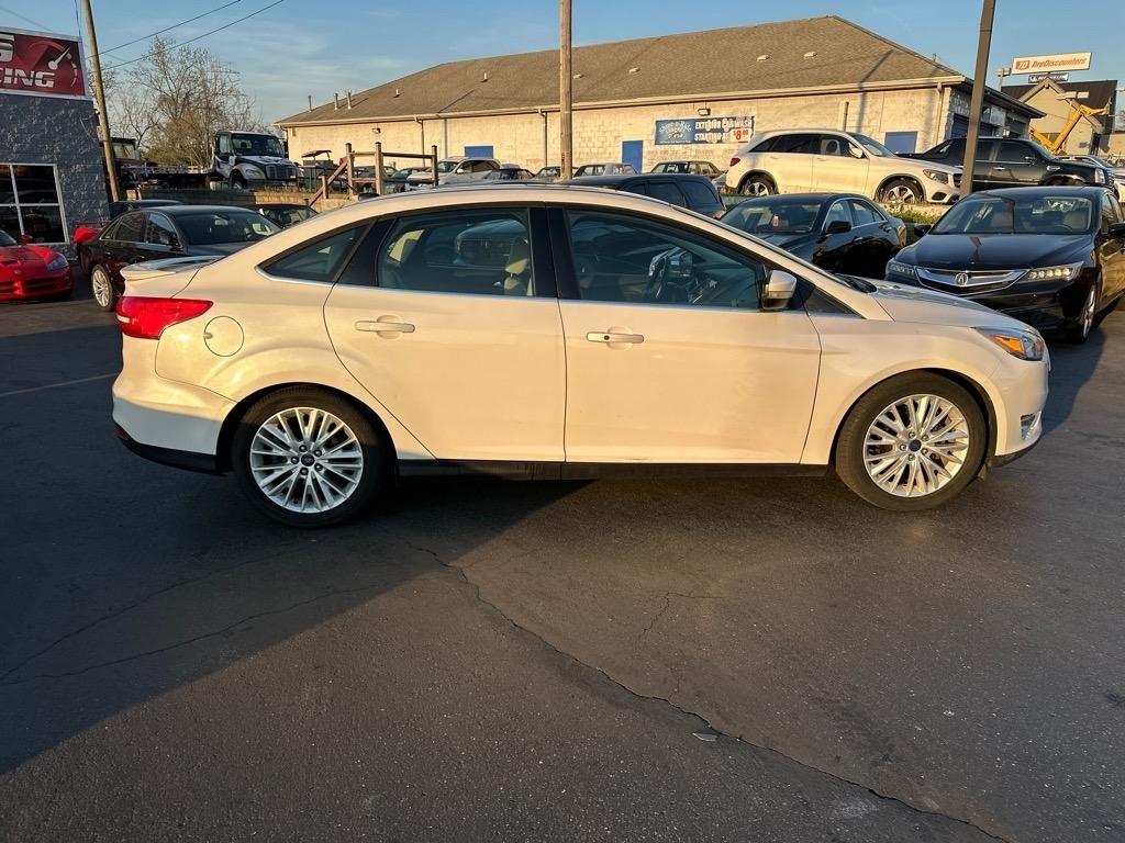 Ford Focus Titanium Sedan 2018