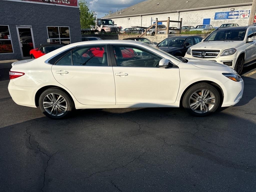 Toyota Camry SE 2015