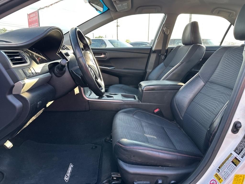 Toyota Camry SE 2015