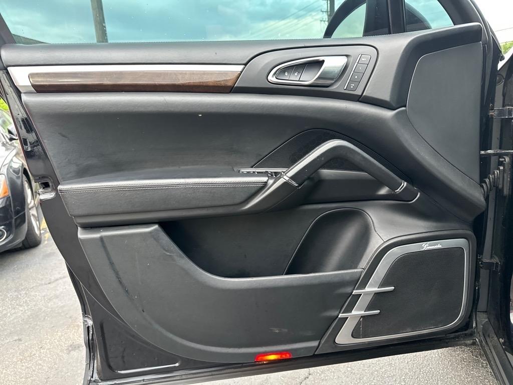 Porsche Cayenne Turbo 2013