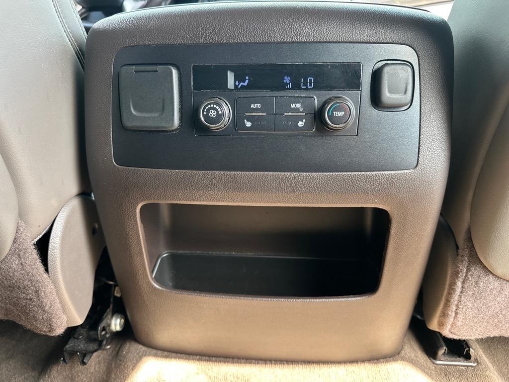 GMC Yukon Denali XL 4WD 2015