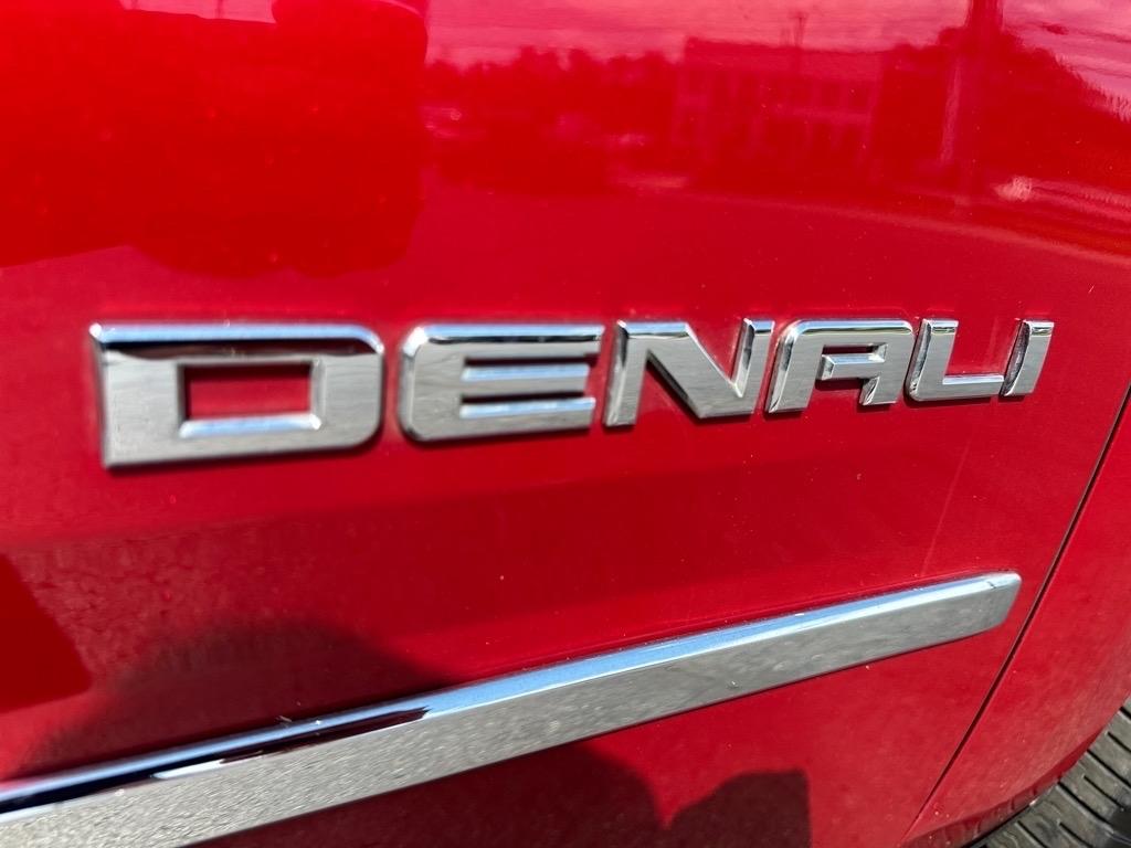 GMC Yukon Denali XL 4WD 2015